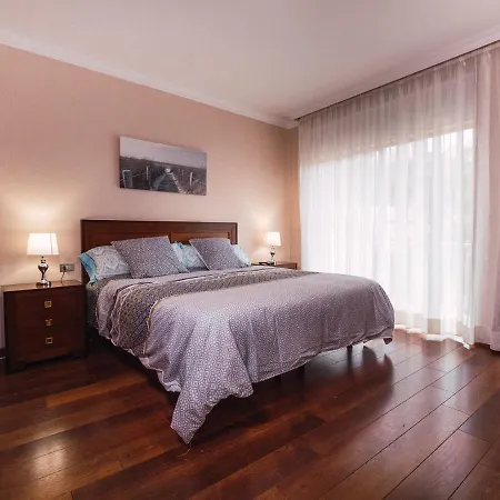 Casa Amplia Con Terraza
