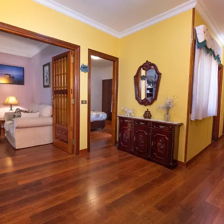 Casa Amplia Con Terraza *